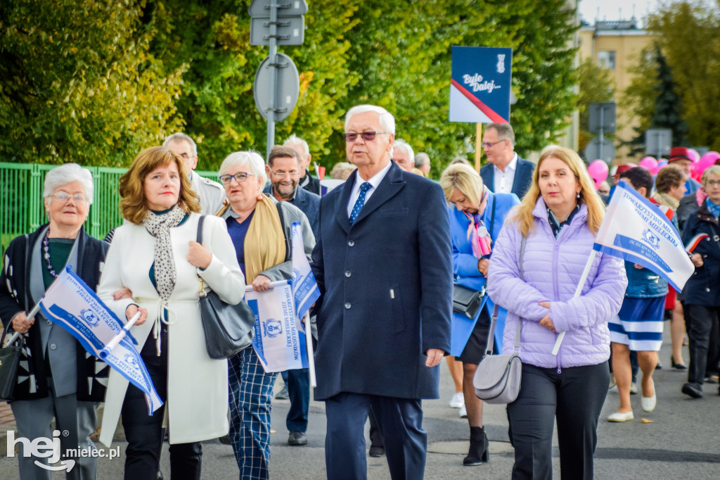 VII Dni Seniora - barwny korowód