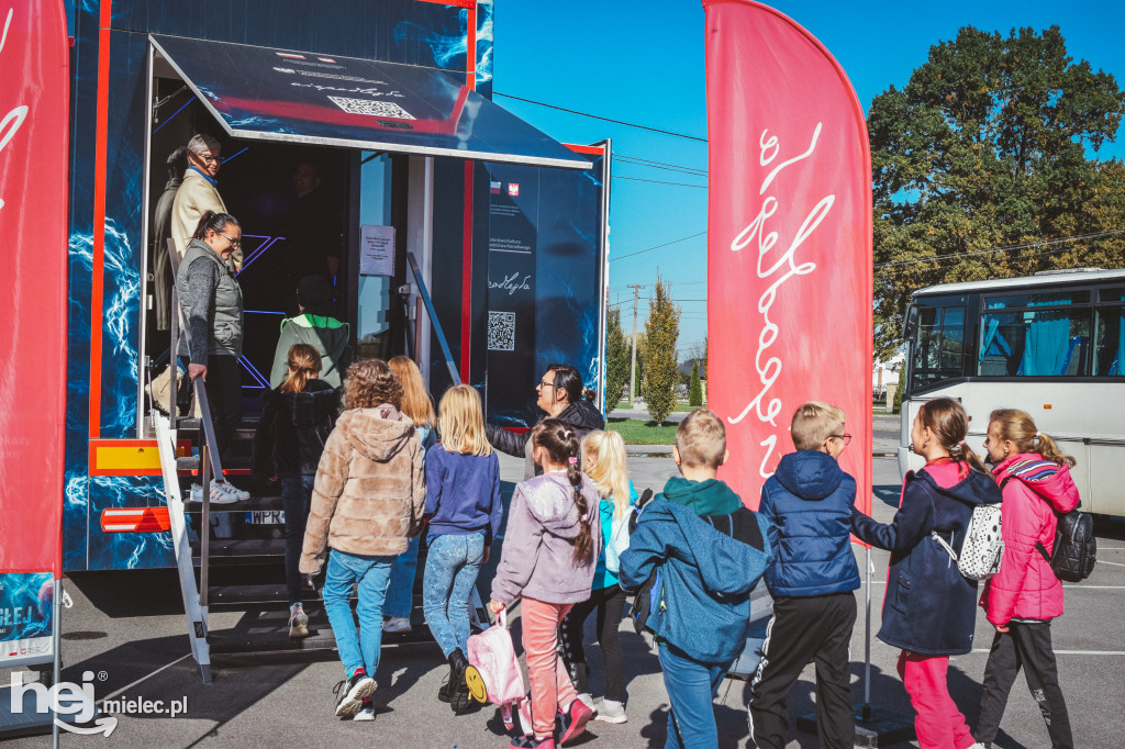 Mobilny spektakl ISKRY NIEPODLEGŁEJ w Wadowicach Górnych