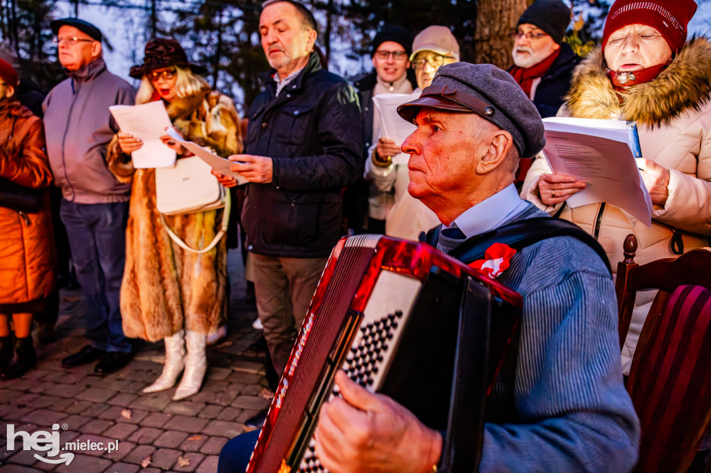 Śpiewanki Patriotyczne w Parku Oborskich w Mielcu