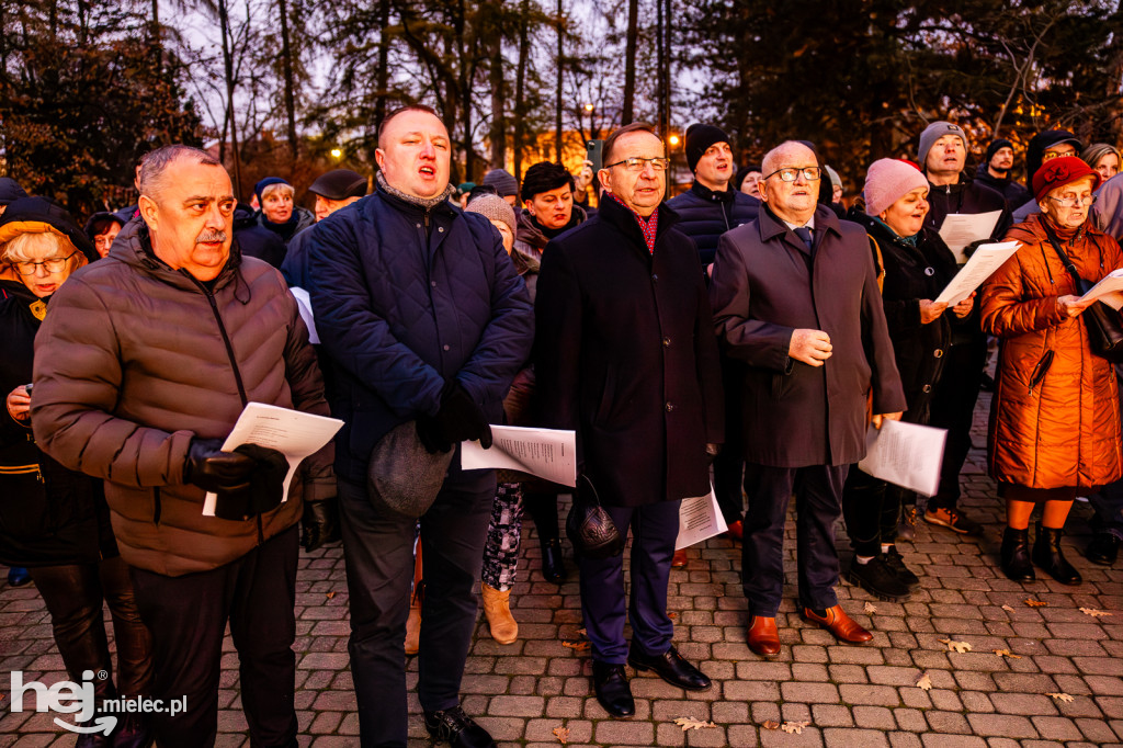 Śpiewanki Patriotyczne w Parku Oborskich w Mielcu