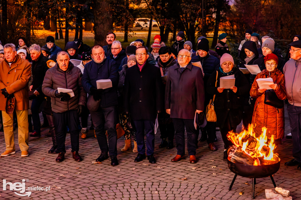 Śpiewanki Patriotyczne w Parku Oborskich w Mielcu