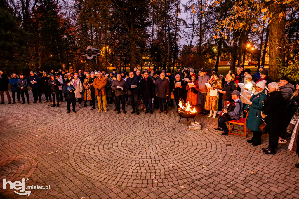 Śpiewanki Patriotyczne w Parku Oborskich w Mielcu