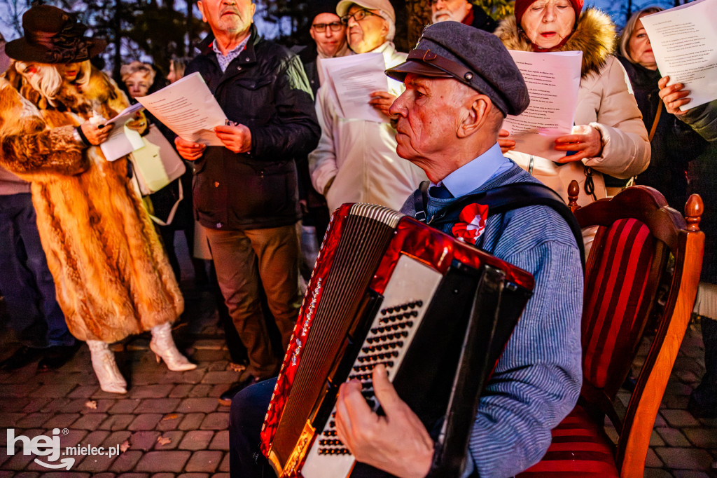 Śpiewanki Patriotyczne w Parku Oborskich w Mielcu