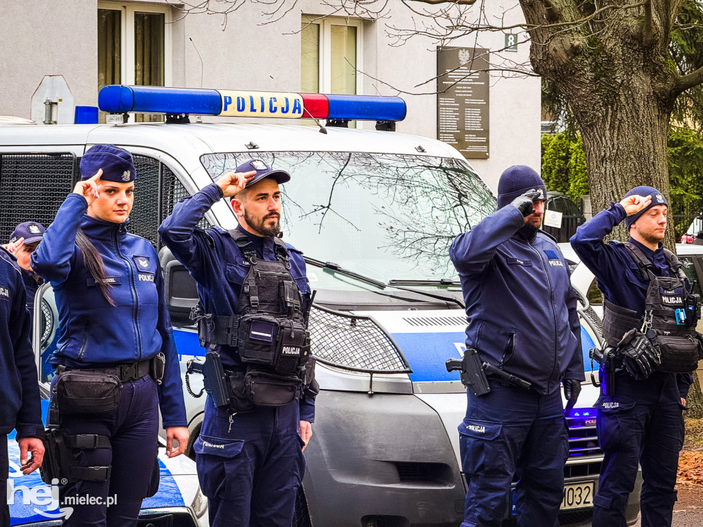 Syreny zawyły o 14:00. Ku czci zmarłego ratownika