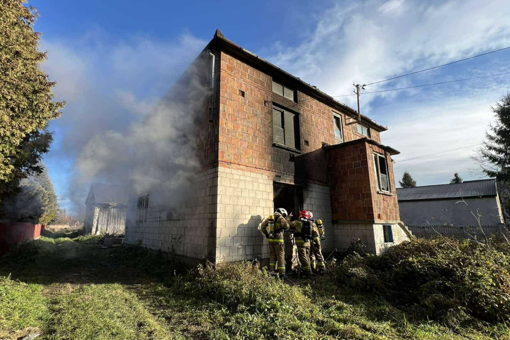 Pożar w Podleszanach, jedna osoba poszkodowana