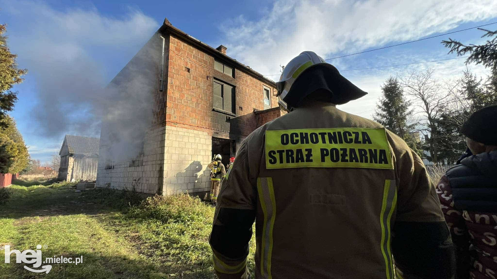 Pożar w Podleszanach, jedna osoba poszkodowana