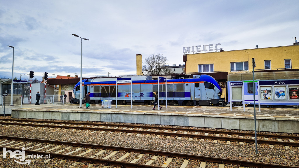 Pociąg Intercity Hetman powiększony do siedmiu wagonów