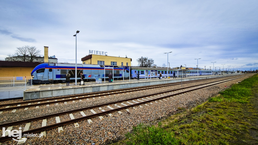 Pociąg Intercity Hetman powiększony do siedmiu wagonów