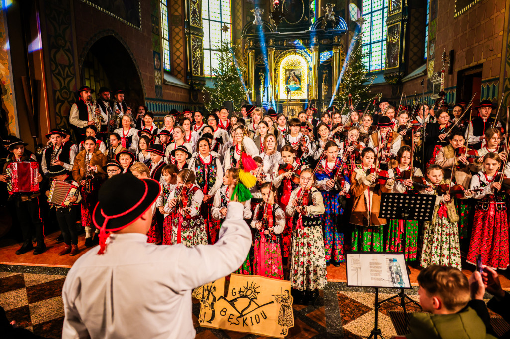 Kolędowy koncert Głosu Beskidu w Chorzelowie