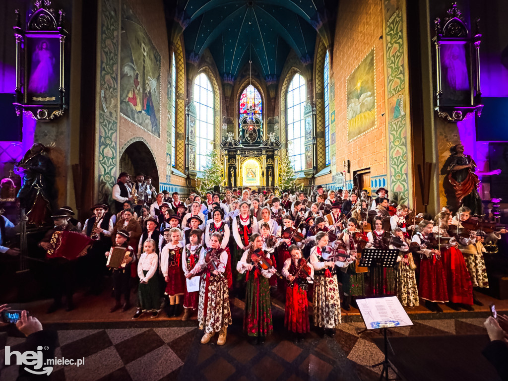 Kolędowy koncert Głosu Beskidu w Chorzelowie