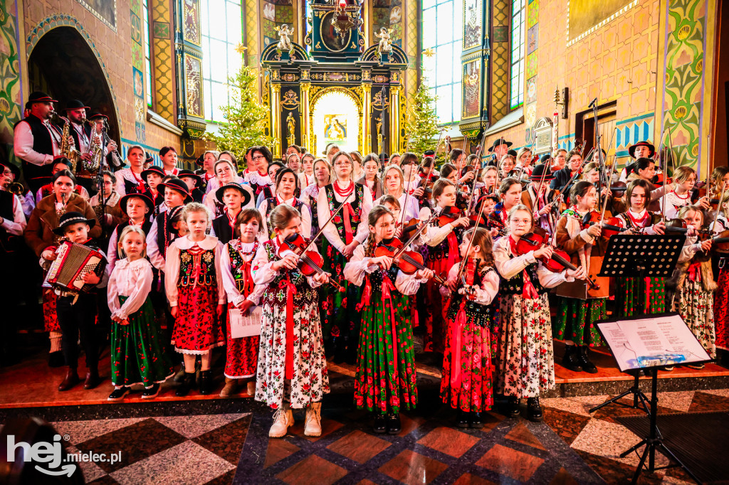 Kolędowy koncert Głosu Beskidu w Chorzelowie