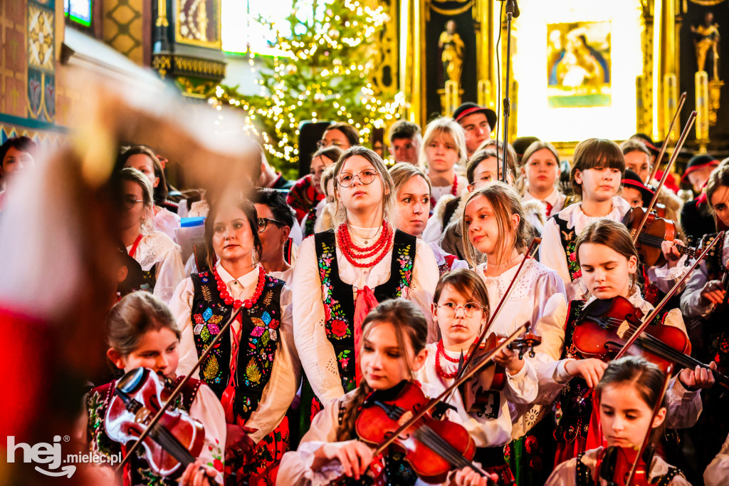 Kolędowy koncert Głosu Beskidu w Chorzelowie