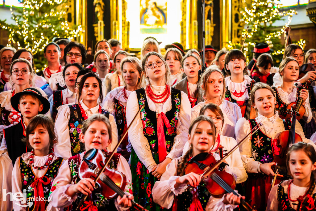 Kolędowy koncert Głosu Beskidu w Chorzelowie