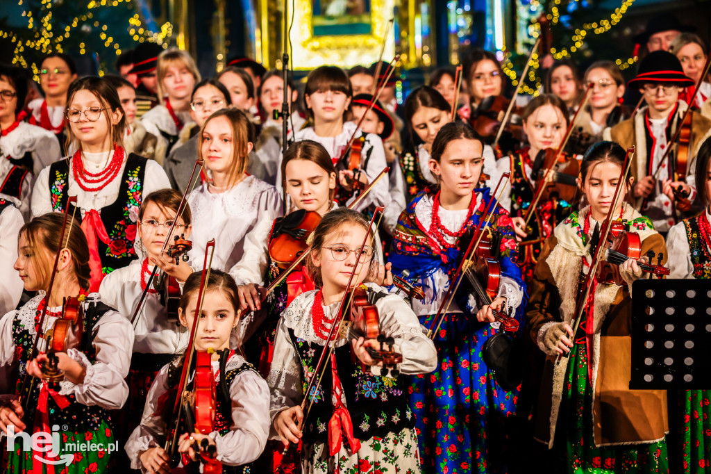 Kolędowy koncert Głosu Beskidu w Chorzelowie