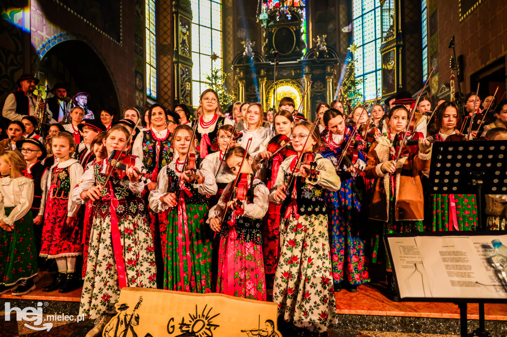 Kolędowy koncert Głosu Beskidu w Chorzelowie