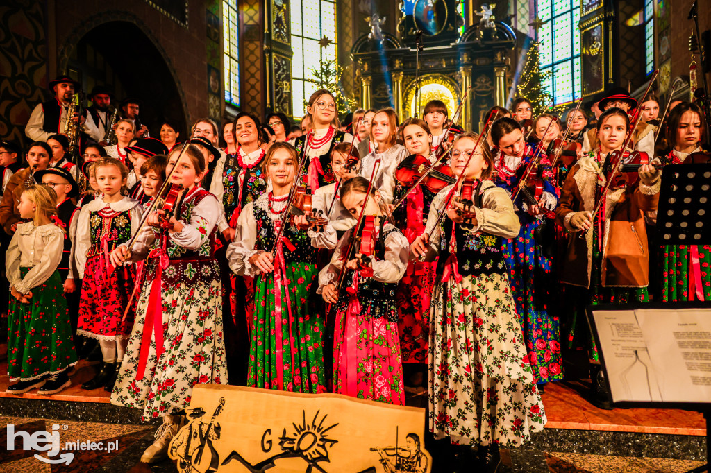 Kolędowy koncert Głosu Beskidu w Chorzelowie