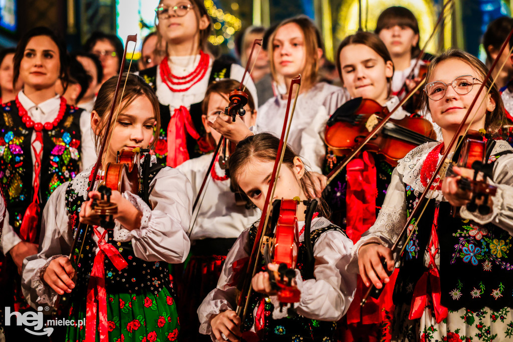 Kolędowy koncert Głosu Beskidu w Chorzelowie