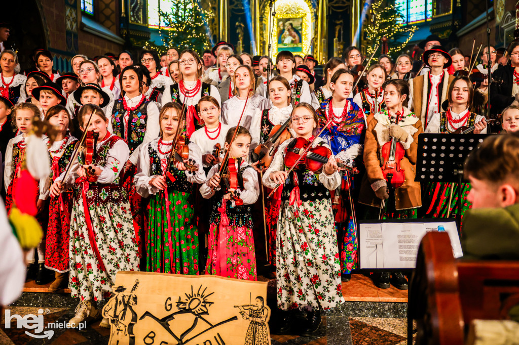 Kolędowy koncert Głosu Beskidu w Chorzelowie