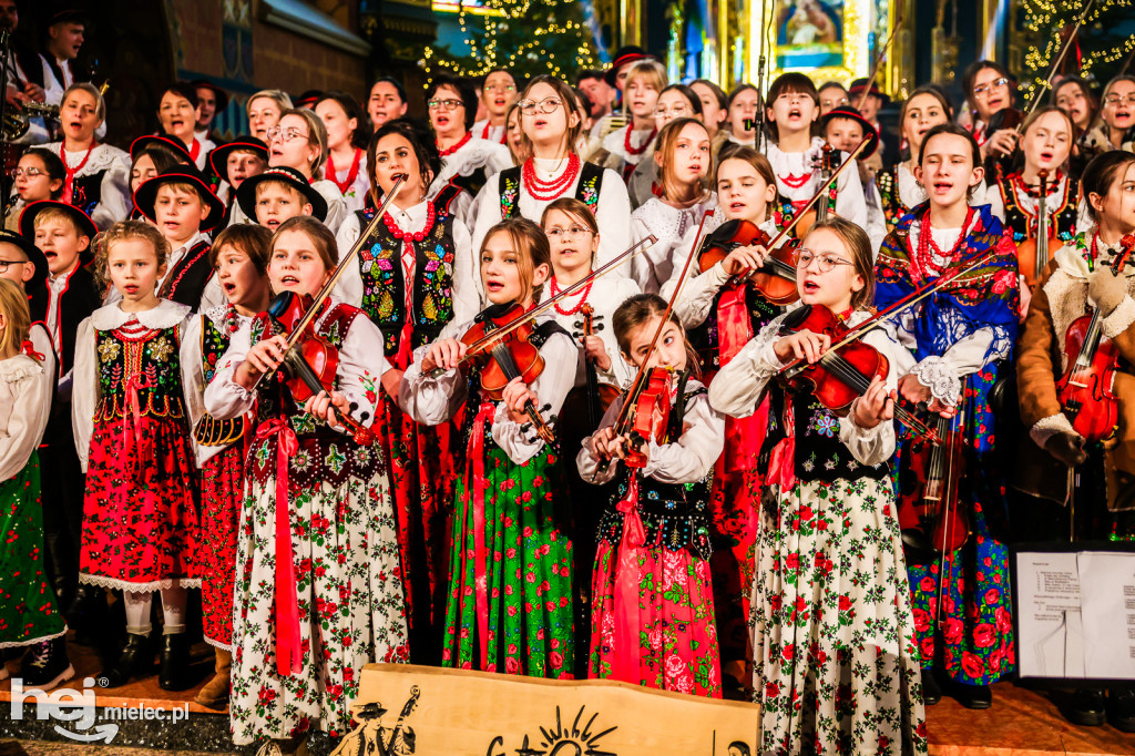 Kolędowy koncert Głosu Beskidu w Chorzelowie