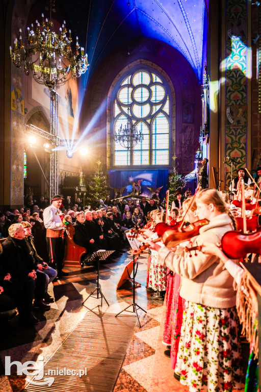 Kolędowy koncert Głosu Beskidu w Chorzelowie