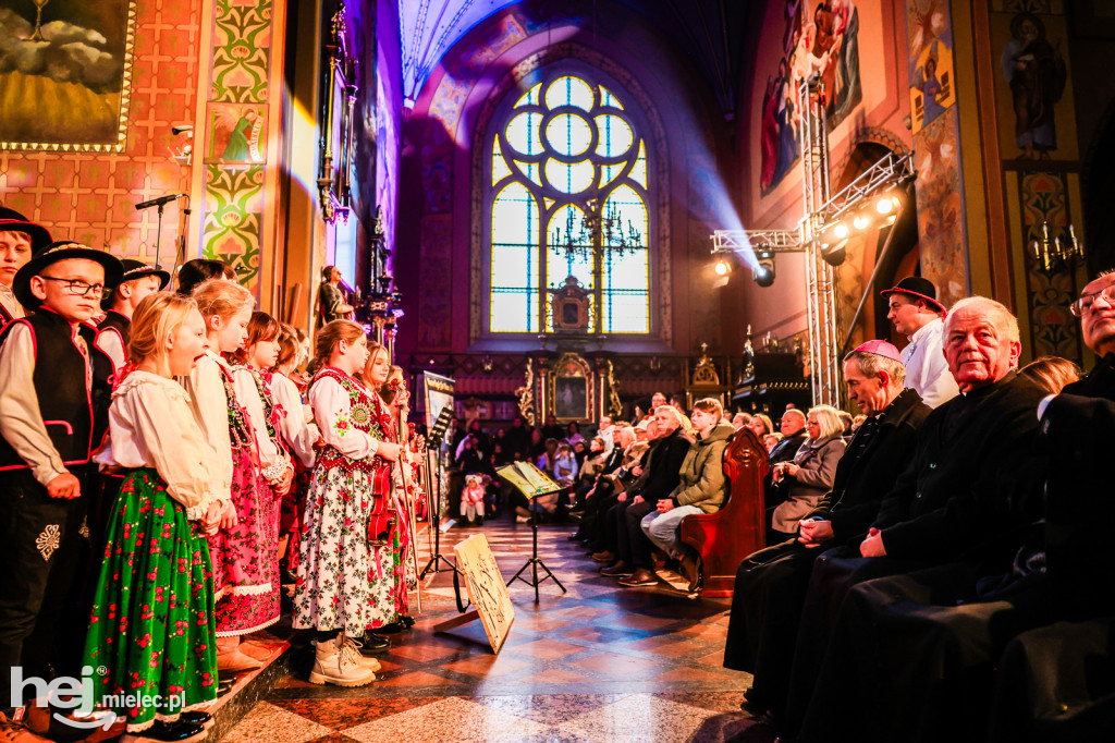 Kolędowy koncert Głosu Beskidu w Chorzelowie