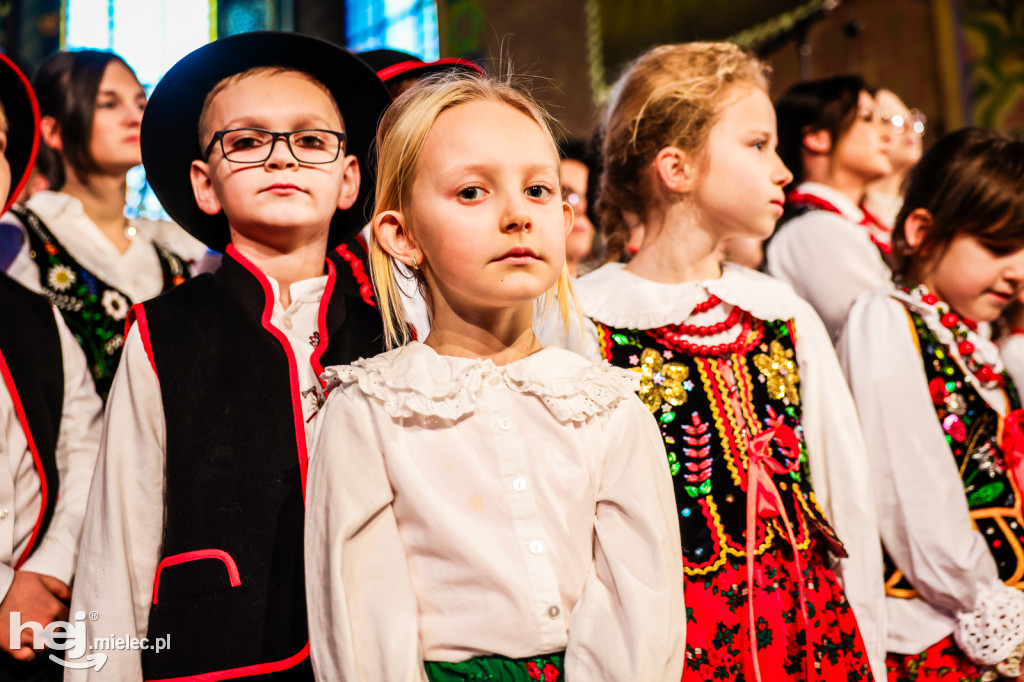 Kolędowy koncert Głosu Beskidu w Chorzelowie