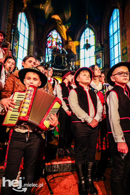 Kolędowy koncert Głosu Beskidu w Chorzelowie