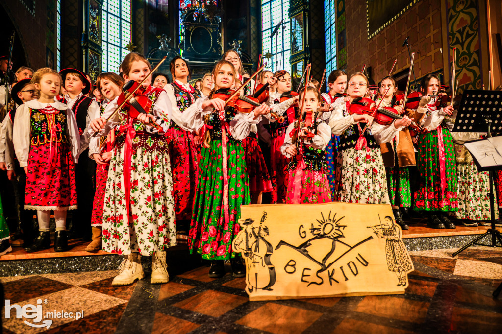 Kolędowy koncert Głosu Beskidu w Chorzelowie