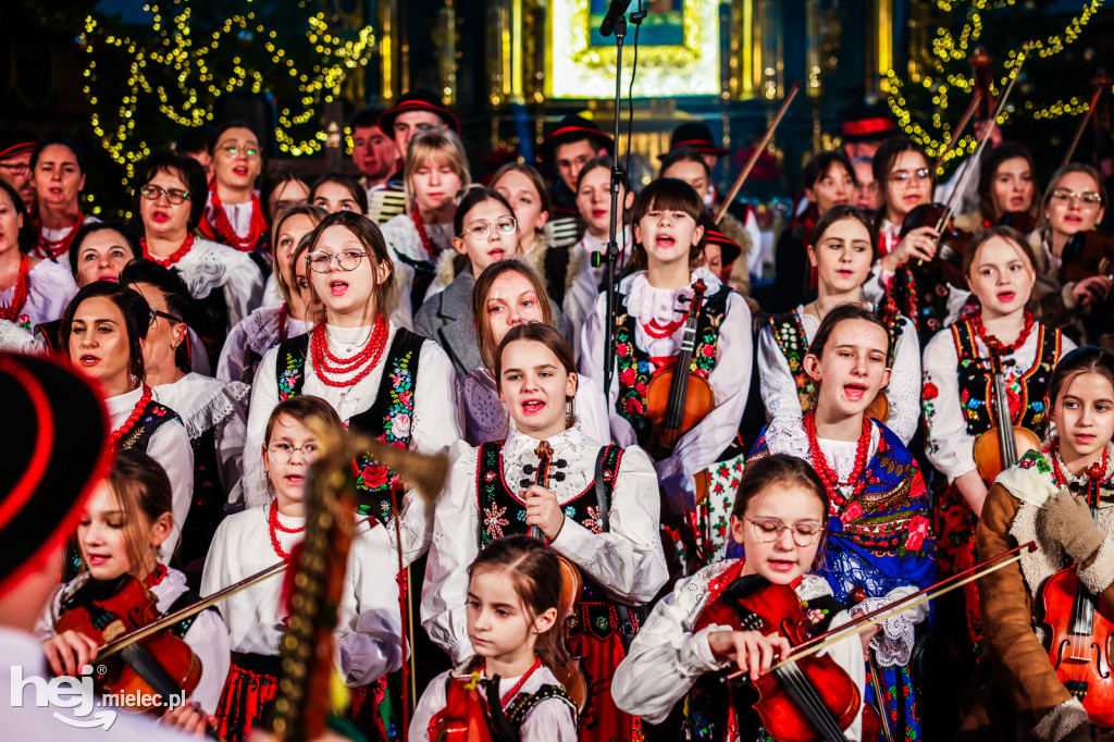 Kolędowy koncert Głosu Beskidu w Chorzelowie