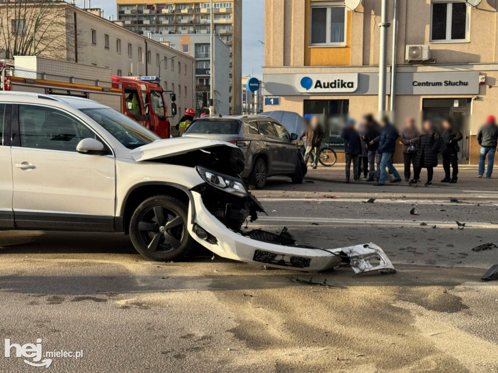 Wypadek w centrum. Al. Niepodległości zablokowana