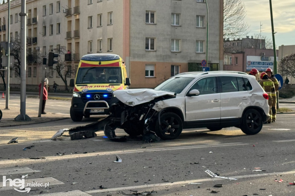 Wypadek w centrum. Al. Niepodległości zablokowana