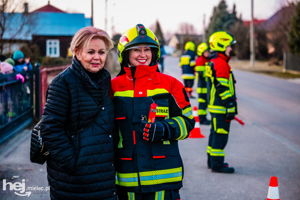 Powitanie nowego pojazdu w OSP Kiełków