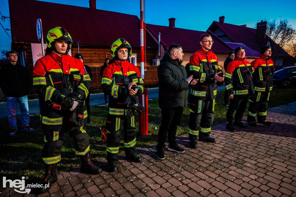 Powitanie nowego pojazdu w OSP Kiełków