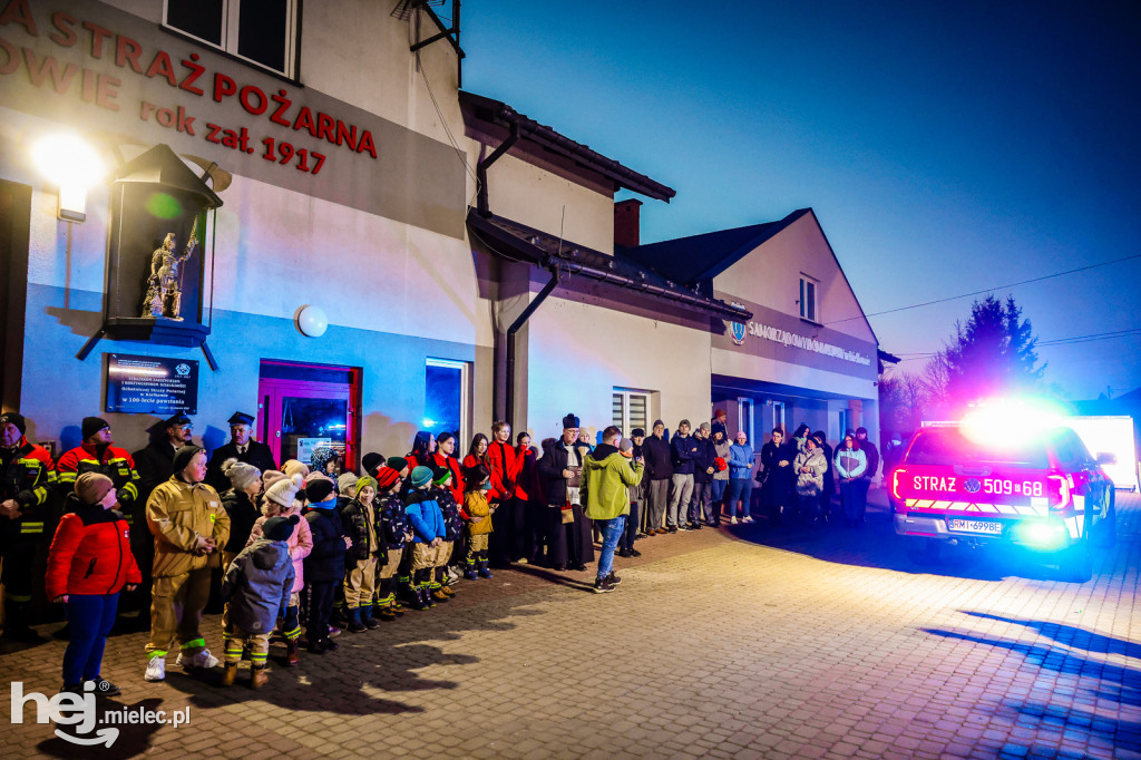 Powitanie nowego pojazdu w OSP Kiełków