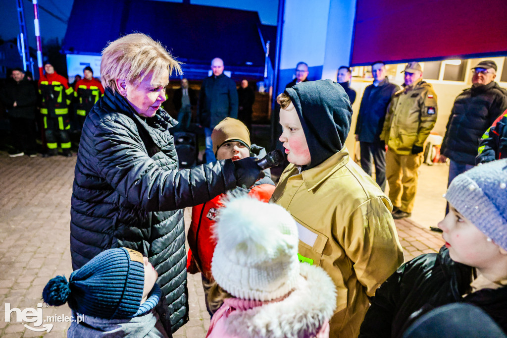 Powitanie nowego pojazdu w OSP Kiełków