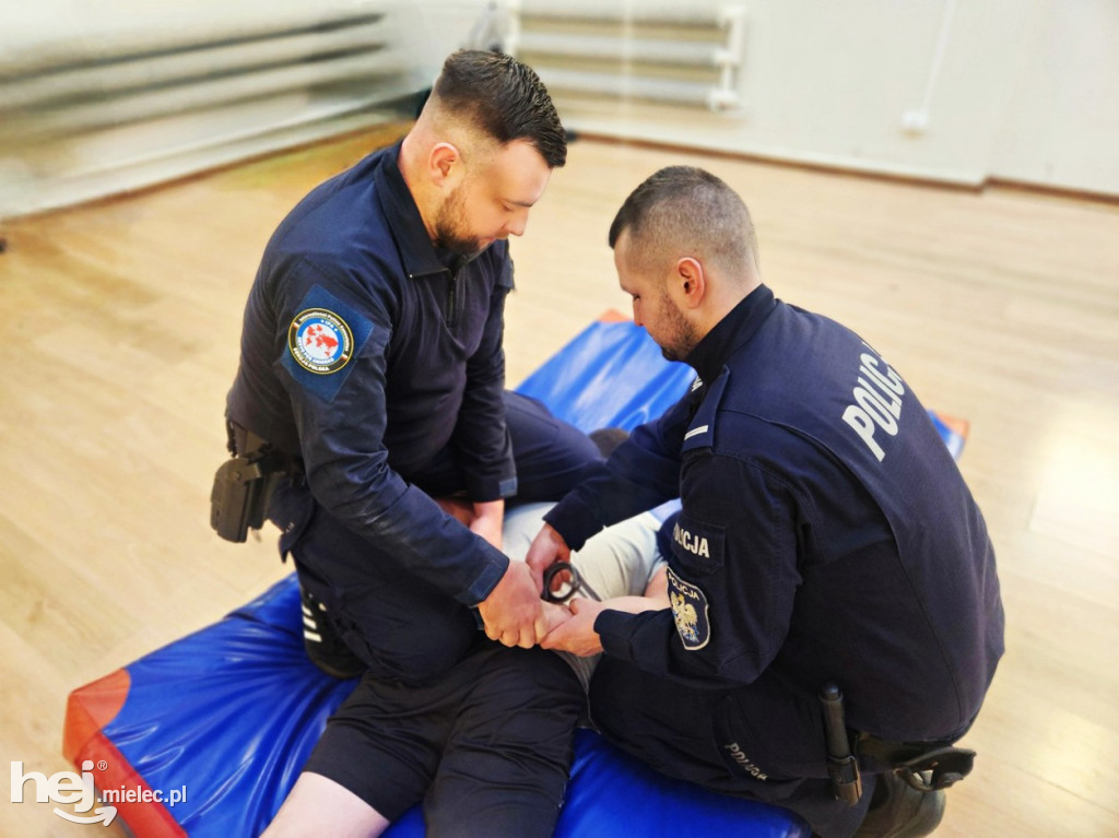 Policjanci z Mielca ćwiczyli taktyki interwencji