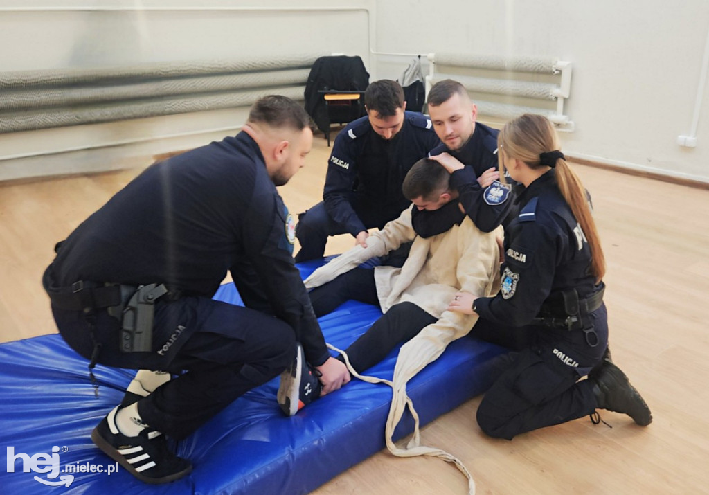 Policjanci z Mielca ćwiczyli taktyki interwencji