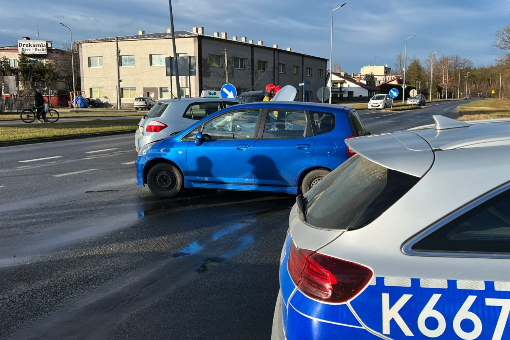 Wypadek na wjeździe na Królowej Jadwigi