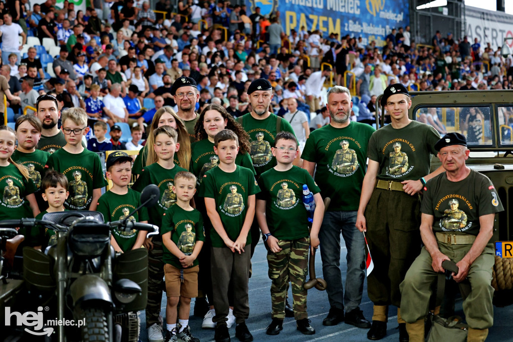 Patriotyczna oprawa meczu Stali Mielec