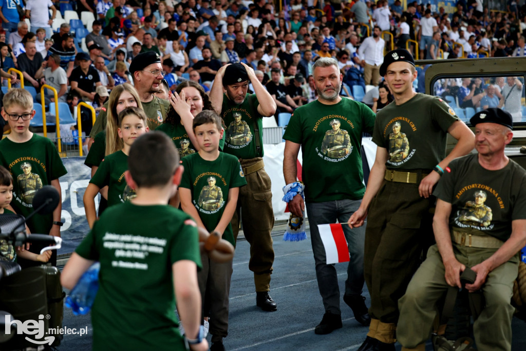Patriotyczna oprawa meczu Stali Mielec