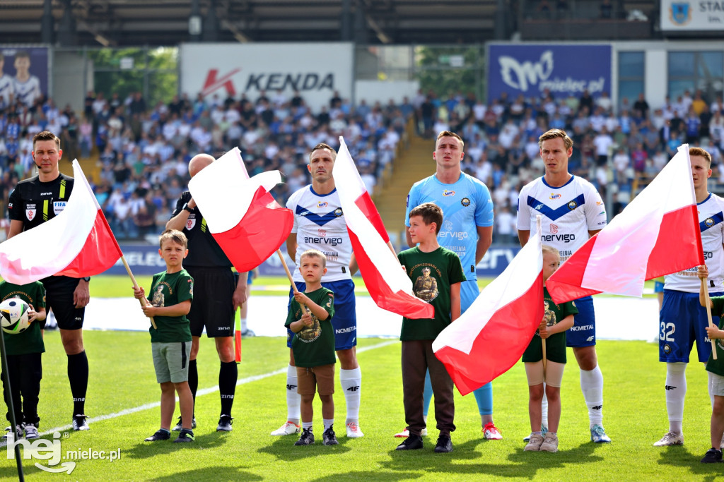 Patriotyczna oprawa meczu Stali Mielec