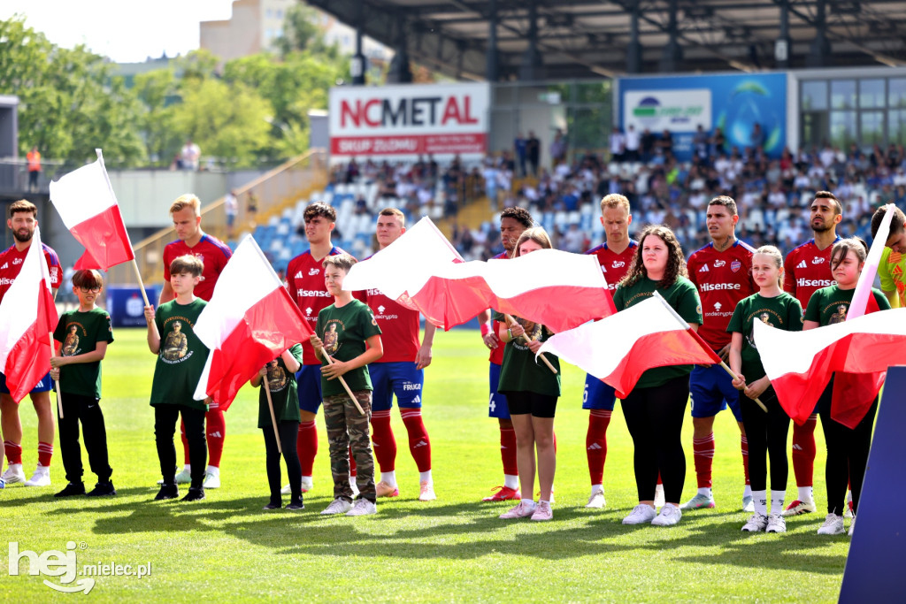 Patriotyczna oprawa meczu Stali Mielec