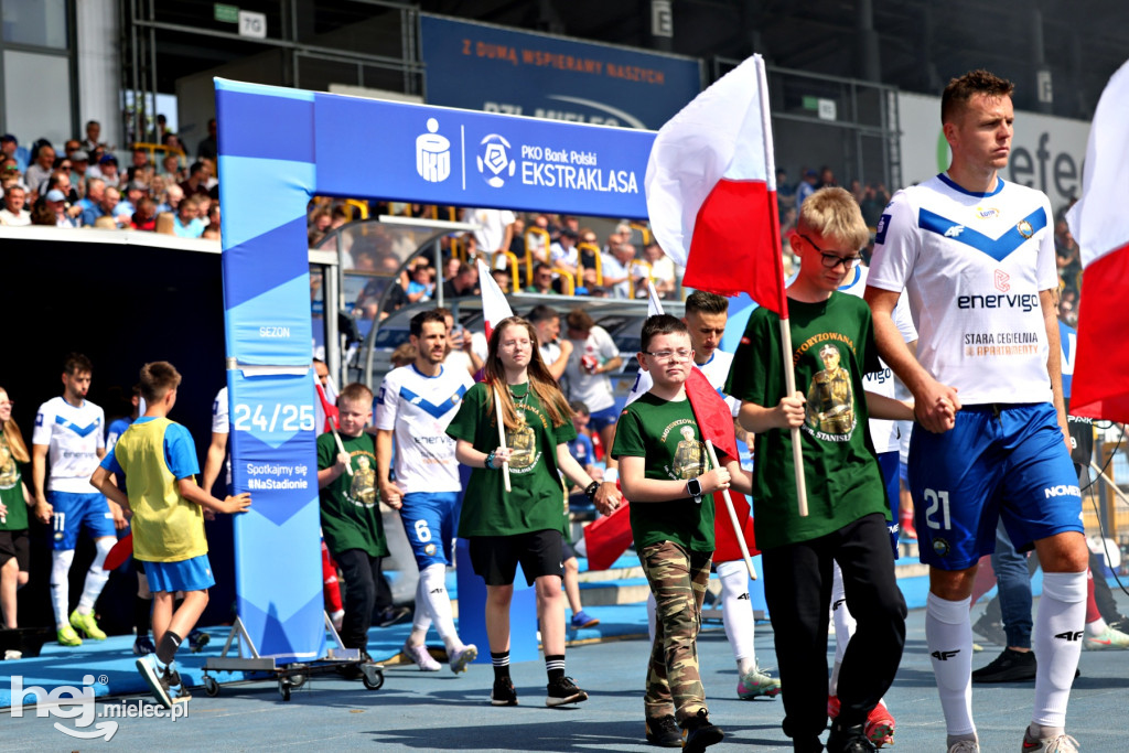 Patriotyczna oprawa meczu Stali Mielec