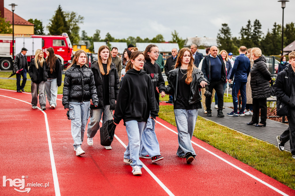 Nowy kompleks sportowy w Dobryninie oficjalnie otwarty