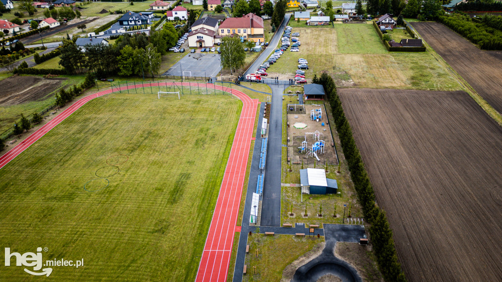 Nowy kompleks sportowy w Dobryninie oficjalnie otwarty