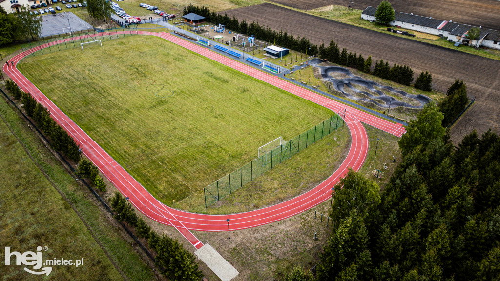 Nowy kompleks sportowy w Dobryninie oficjalnie otwarty