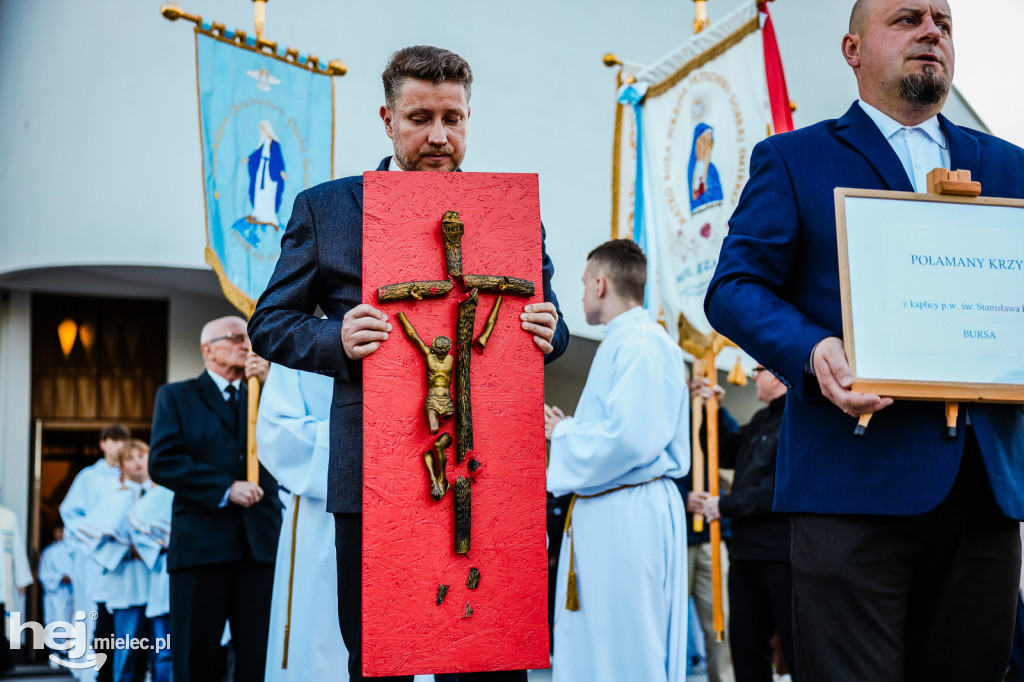 Tysiące wiernych w procesji przebłagalnej po profanacji