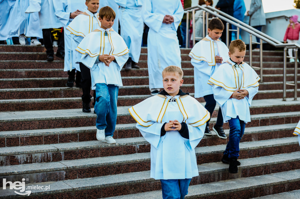 Tysiące wiernych w procesji przebłagalnej po profanacji