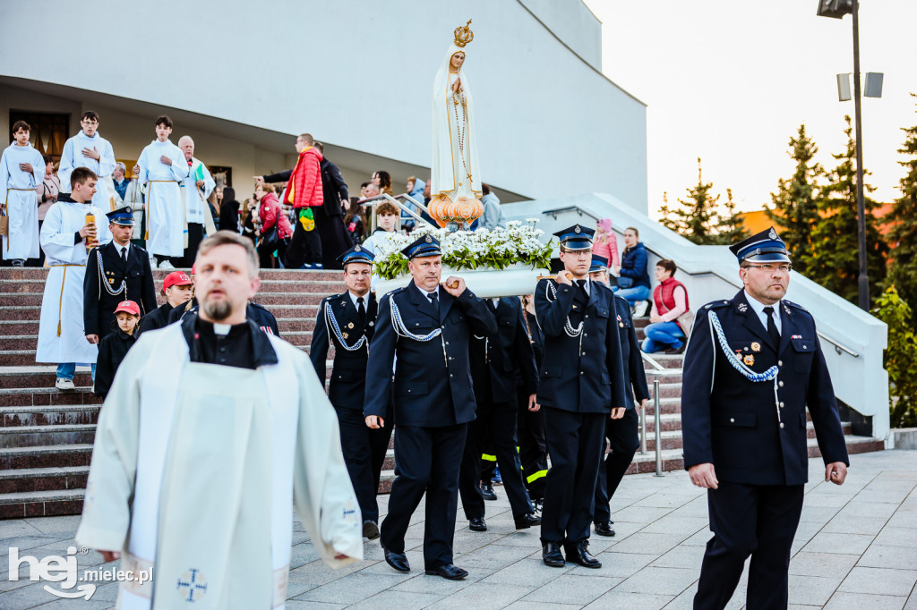 Tysiące wiernych w procesji przebłagalnej po profanacji