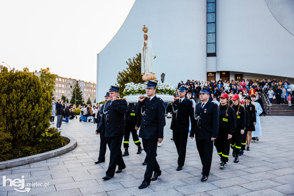Tysiące wiernych w procesji przebłagalnej po profanacji